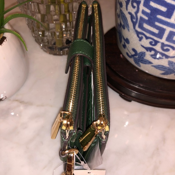 Michael Kors Jet Set Leather phone wristlet NWT 😎 - Picture 7 of 13